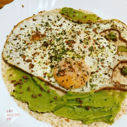 FAJITA CON AGUACATE Y HUEVO